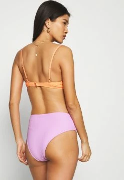 Roxy DARLING WAVE BRALETTE - Bikini Top - Coral Reef -Roxy Shop 0ede408c605549c493d9a116c26cf79a