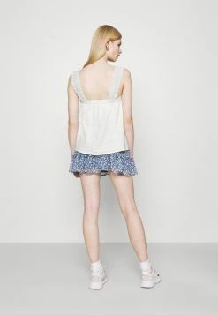Roxy Top - Snow White -Roxy Shop 22958a43398d437c9448df71195f2a32