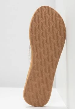 Roxy COSTAS - T-bar Sandals - White -Roxy Shop 398b3e26c71c45c19c78281b0b91a0f6