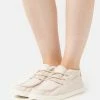 Roxy MINNOW MID - Trainers - Tan 1 Roxy MINNOW MID - Trainers - Tan -Roxy Shop 462b4d1dff2e45e0a988c586038bda5e