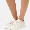 Roxy RAE - Trainers - Cream -Roxy Shop 52209c270a1145c09b50ce934290153e