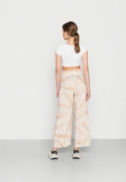 Roxy INSIDE RHYTHM - Trousers - White -Roxy Shop 66d9b16fe8a3488485305e7b59786f87