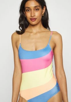 Roxy POP SURF ONE PIECE - Swimsuit - Bright White -Roxy Shop ce77560bf9f44bedb00755b25f5c2725